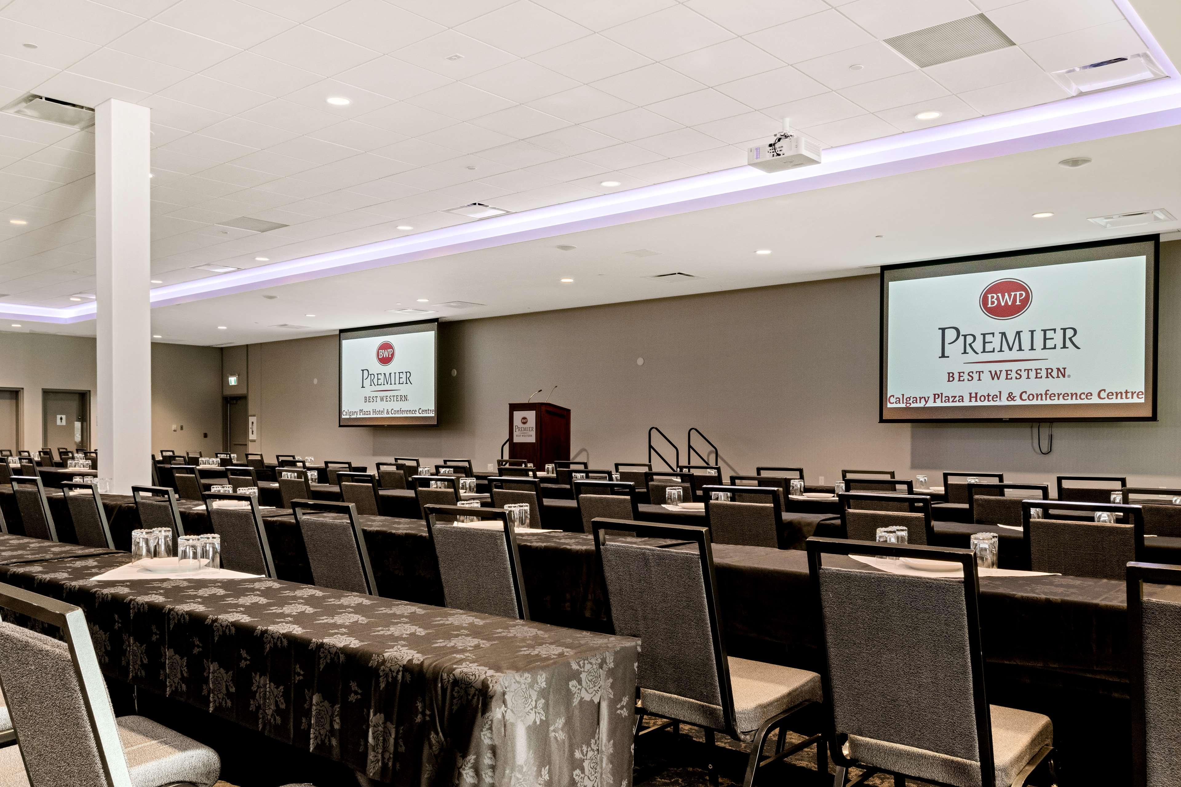 Best Western Premier Calgary Plaza Hotel & Conference Centre Exterior photo
